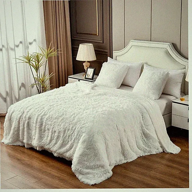 Queen Size White Faux Fur Blanket 90"x90" - Cozy Plush Throw for All Seasons